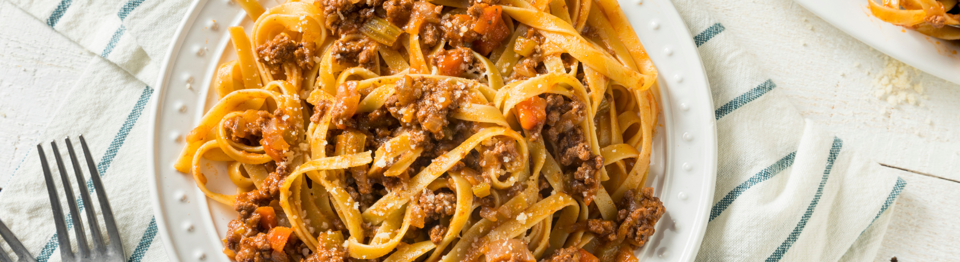 plant-rich pasta bolognese. image