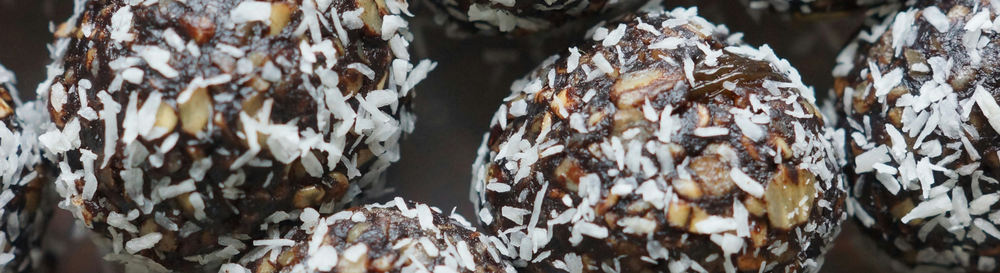 fig and date energy bites.